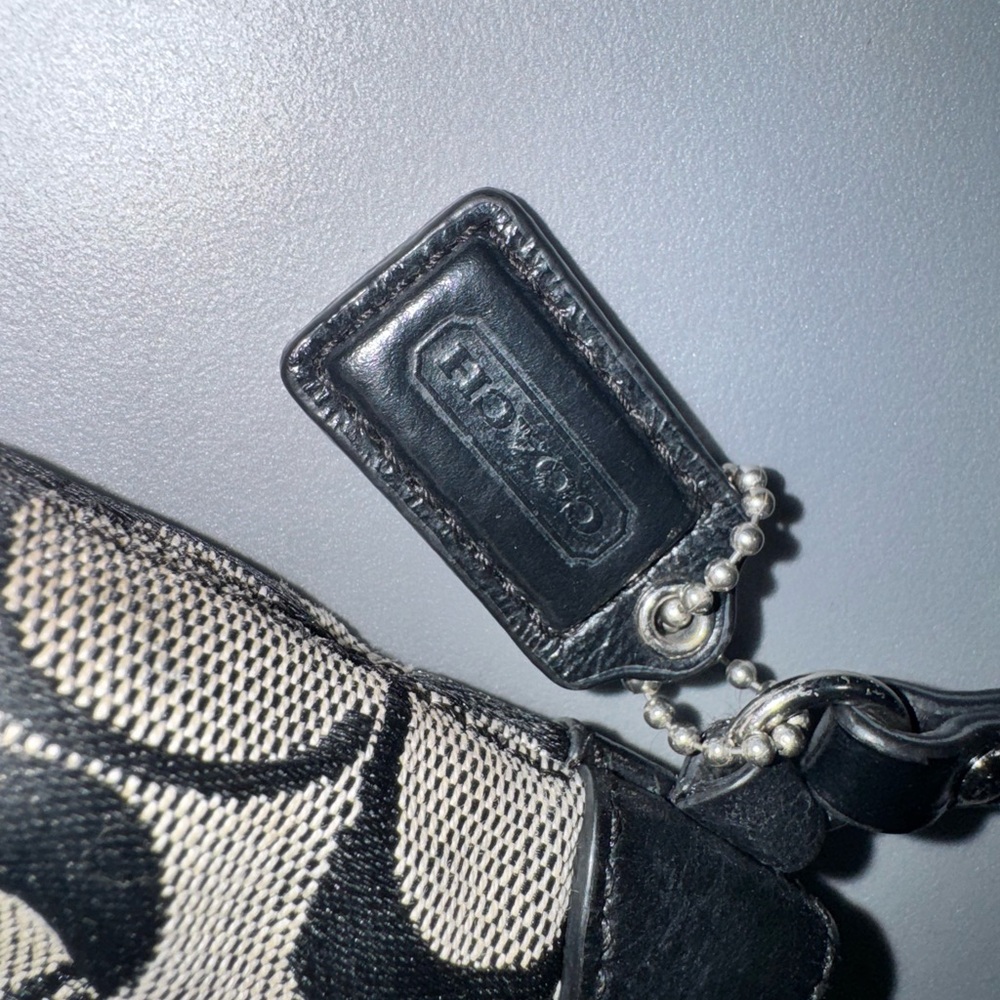 Coach signature canvas zip wristlet - Picture 3 of 10